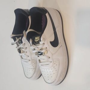 Nike Air Force 1 LV8 (GS) SHOES